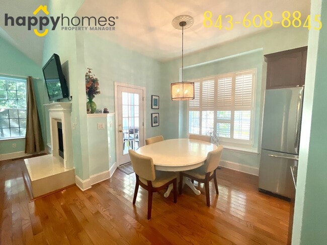 Building Photo - Gorgeous home in an ideal location on Daniel Island