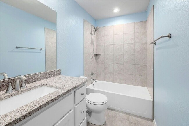 Building Photo - 15801 Crissom Ln