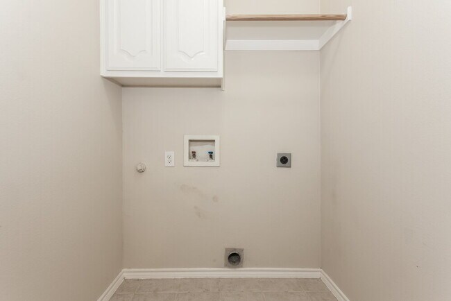 Building Photo - 6013 Portridge Dr