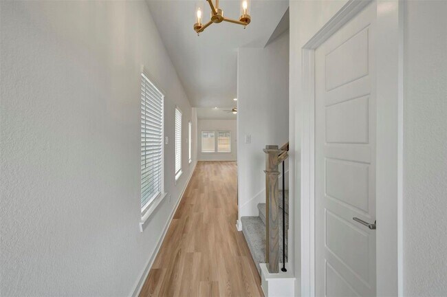 Building Photo - 32510 Lantana Flds Rd