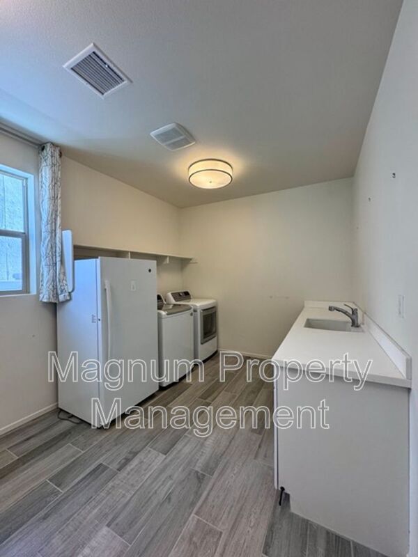 Building Photo - 34913 Limecrest Pl