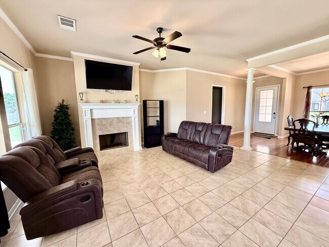 Building Photo - 39122 Bayou View Ave