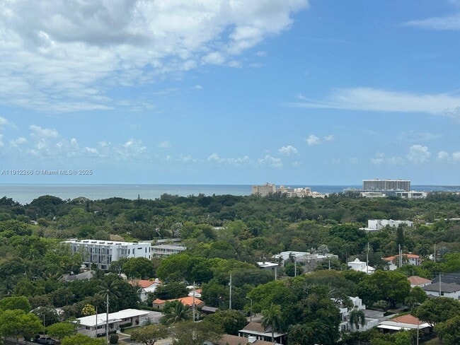 Building Photo - 2525 SW 3rd Ave