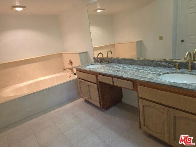 Building Photo - 1781 Benton Wy