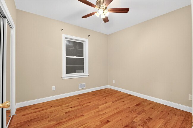 Building Photo - 213 Claremont Ave