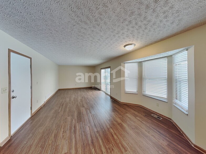 Building Photo - 6647 Hilmar Dr