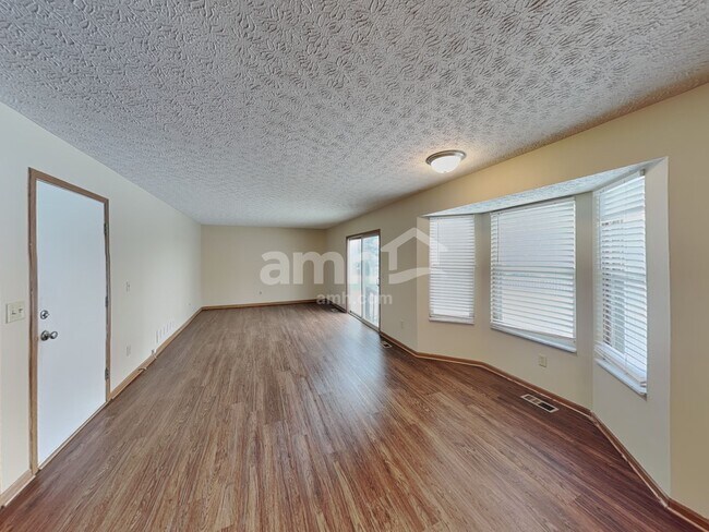 Building Photo - 6647 Hilmar Dr