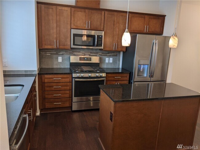 Building Photo - 3507 30th Dr