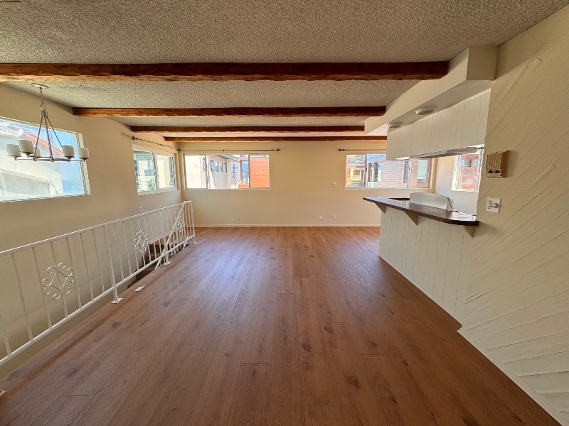 Building Photo - 320 23rd Pl
