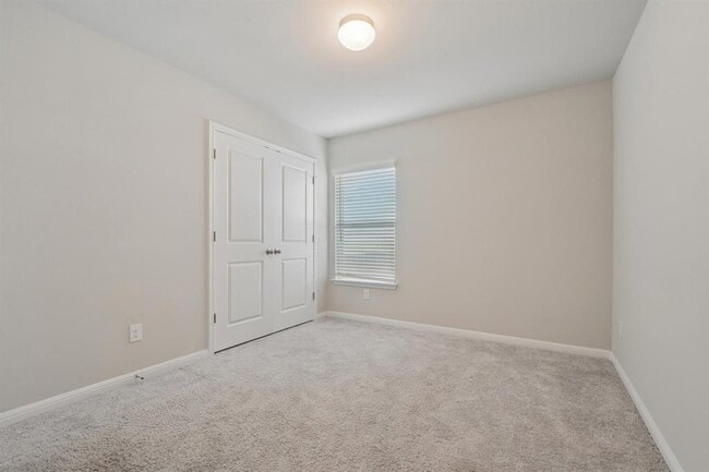 Building Photo - 112 Comet Pointe Dr