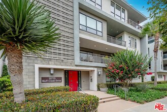 Building Photo - 12775 Bluff Creek Dr
