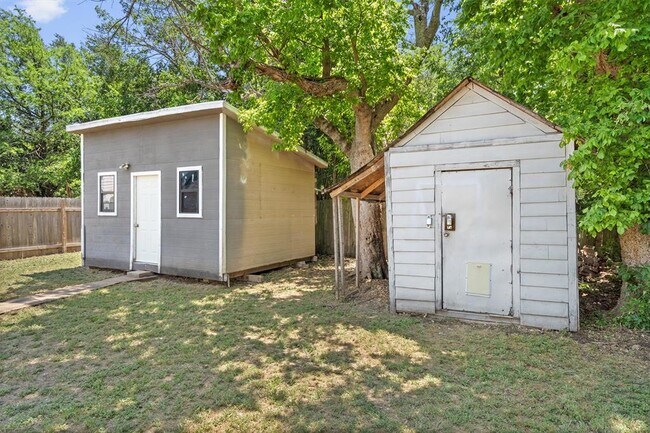 Building Photo - 1125 Christie Dr