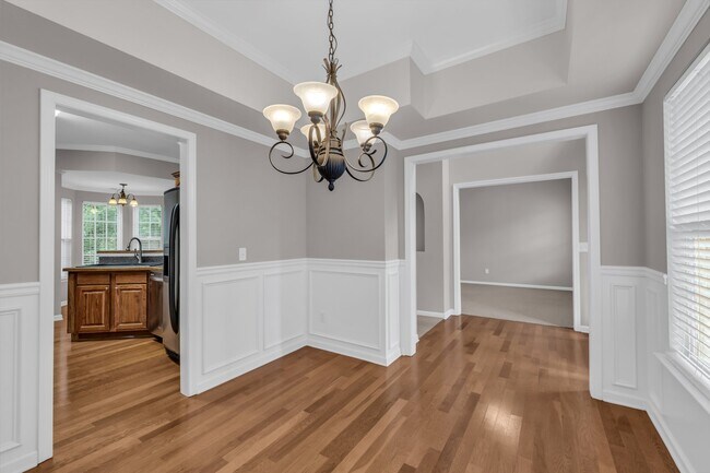 Building Photo - 5623 Crooked Creek Dr