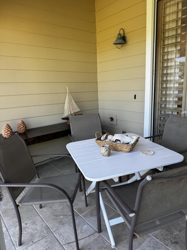 Building Photo - 634 Bayou Dr