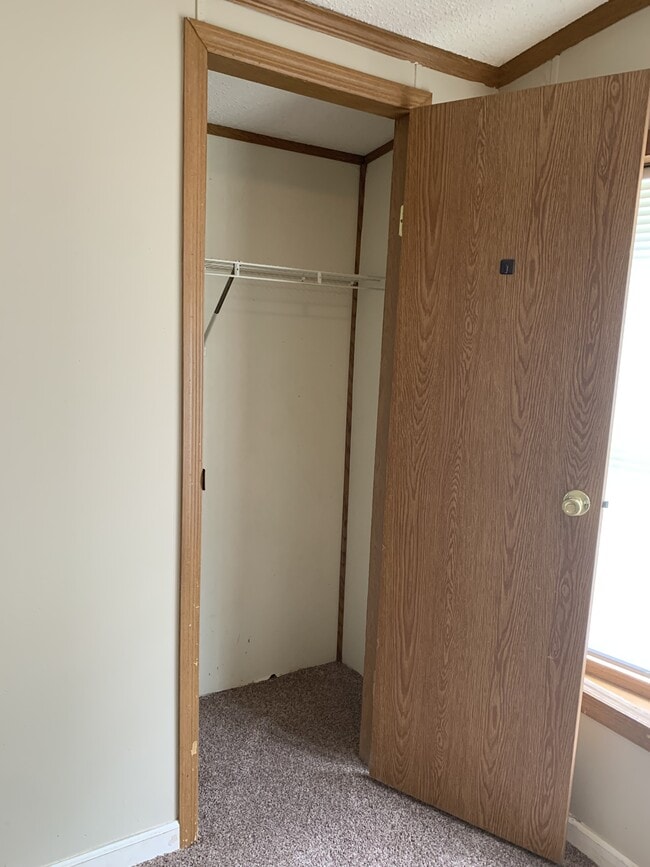 Building Photo - 122 Zackary St