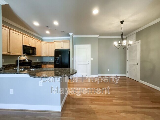 Building Photo - 518 Clarice Ave