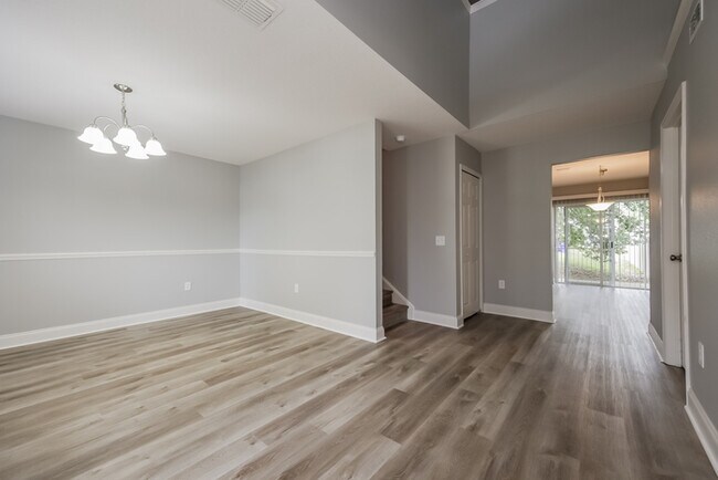 Building Photo - 2451 Foxhollow Rd