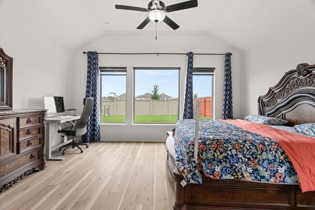 Building Photo - 372 Hollister Dr