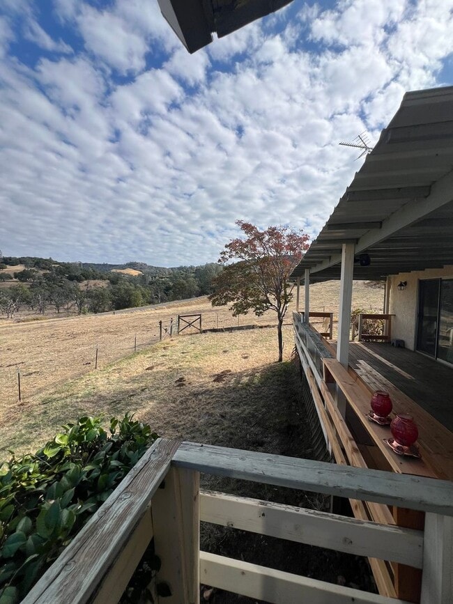 Building Photo - Oroville 4 bed 2 bath 3300sqft country hom...