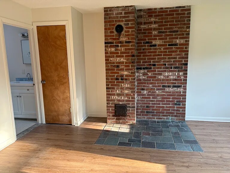 Building Photo - 6 Graves St