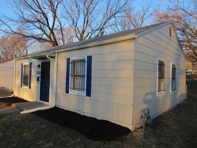 Building Photo - 5447 College Avenue