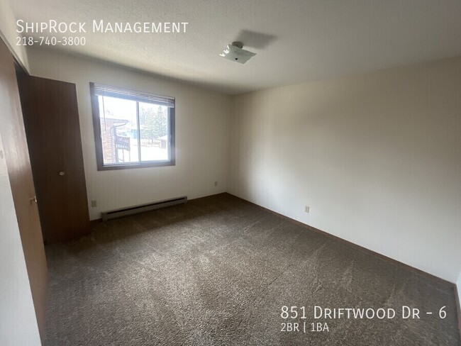 Building Photo - 851 Driftwood Dr