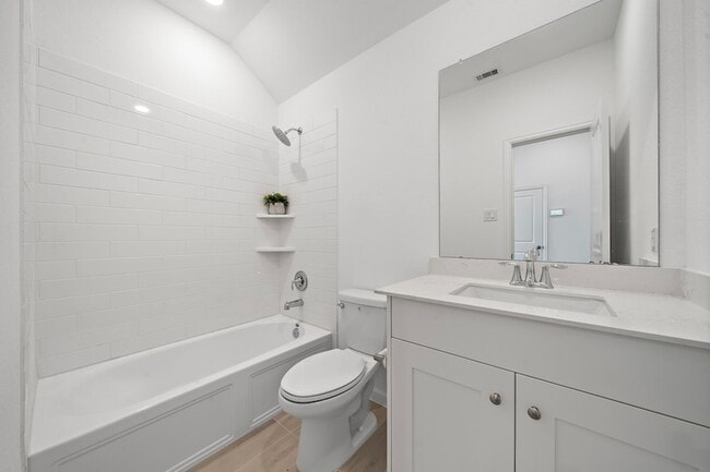 Building Photo - 4823 Shimmer Side Dr