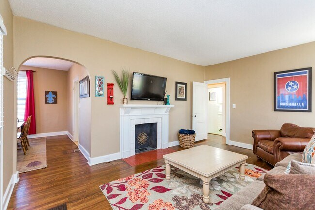 Building Photo - 3204 Wingate Ave