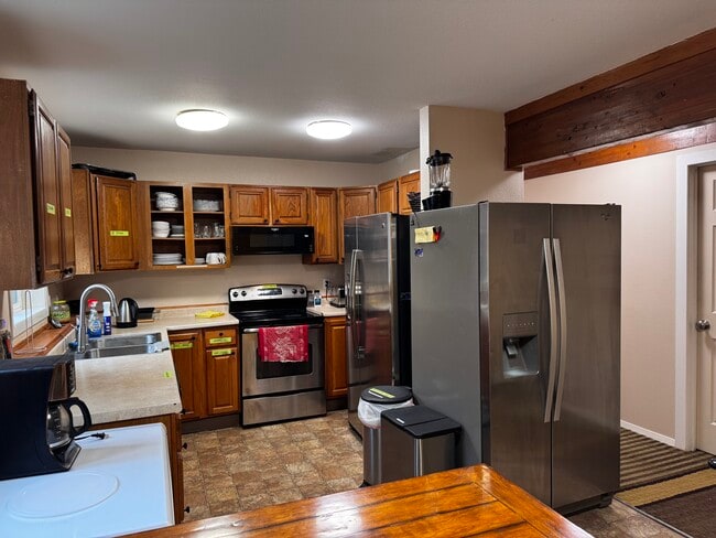 Building Photo - 2536 Forest Park Dr