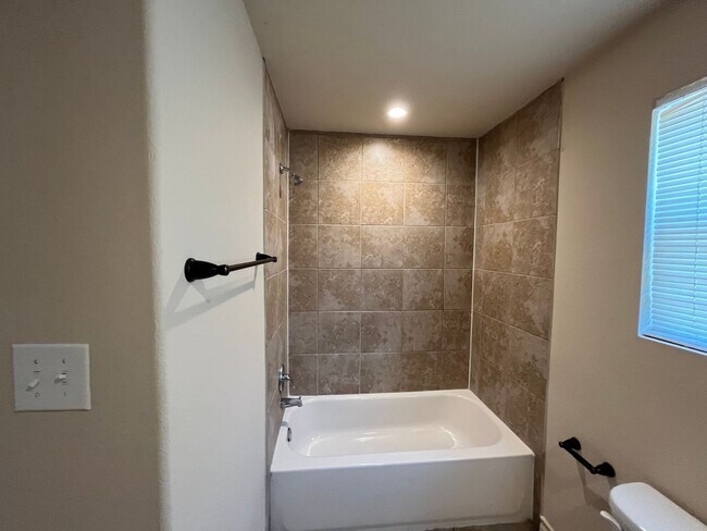 Building Photo - 7011 Micayla Cv