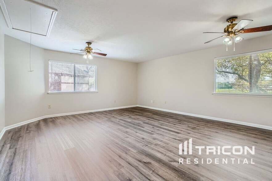 Building Photo - 5911 Klamath Falls Ct