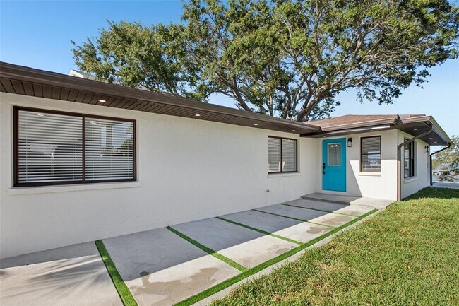 Building Photo - 1739 Bayou Grande Blvd NE