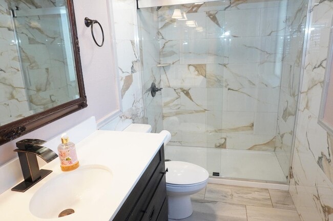 Building Photo - 10444 N 69th St