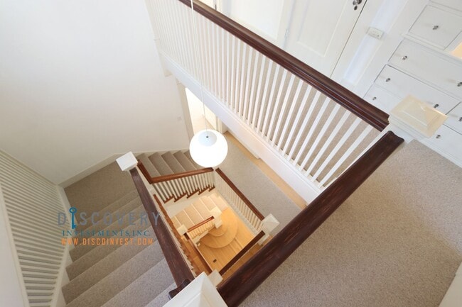 Building Photo - Traditional Six Bedroom Home with Exceptional SF Bay Views with In Law Unit