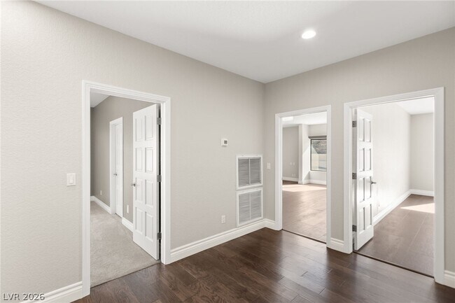 Building Photo - 13 Dovetail Cir