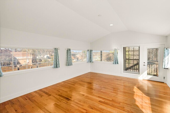 Building Photo - 312 Paragon Mills Rd