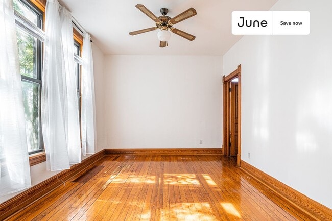 Building Photo - 3134 N Southport Ave