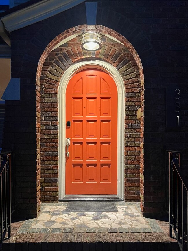 Building Photo - Historic Charm Meets Modern Elegance in Sa...