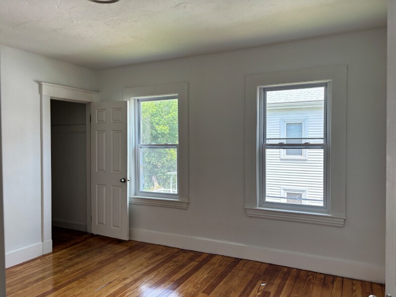 Building Photo - 131 Winslow Ave