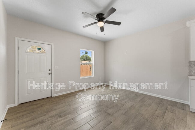 Building Photo - 109 Remolino