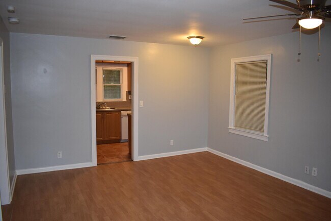 Building Photo - 940 Bignonia Rd