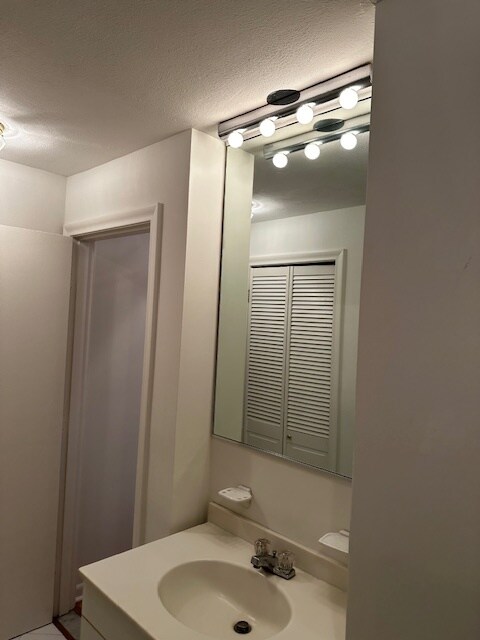 Building Photo - 1325 Worcester Rd