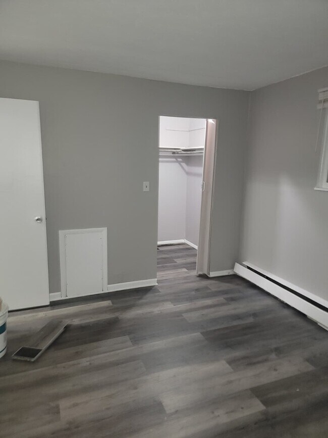 Building Photo - 14835 Euclid Ave