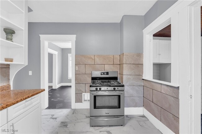 Building Photo - 3150 W 46th St