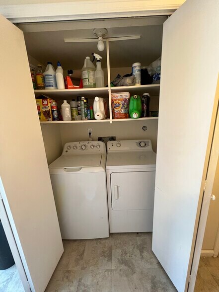 Building Photo - 2840 W 21st St