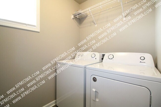 Building Photo - 4709 SW Logan St