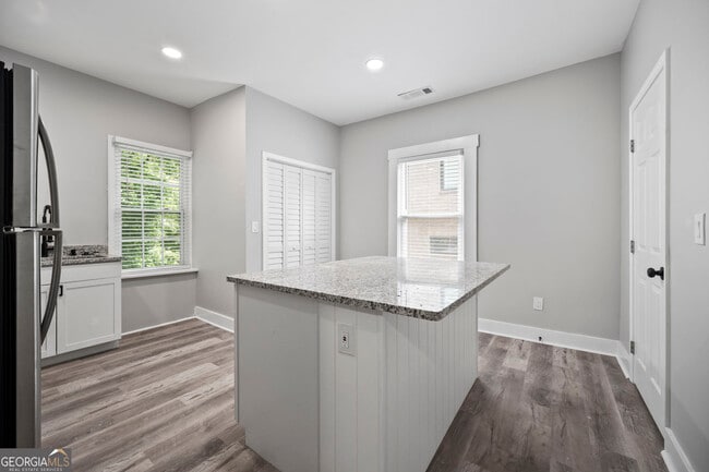 Building Photo - 1126 Briarcliff Pl NE