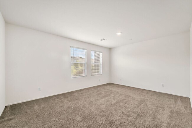 Building Photo - Modern Inspirada Townhome with Stylish Finishes & Community Pool Access!