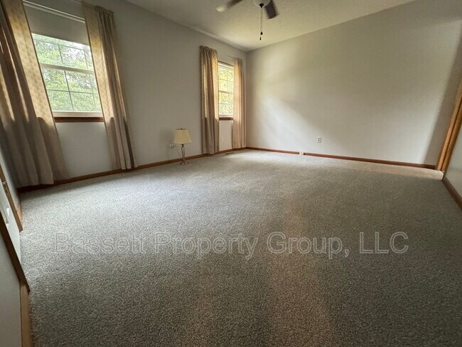Building Photo - 123 Trestlewood Dr