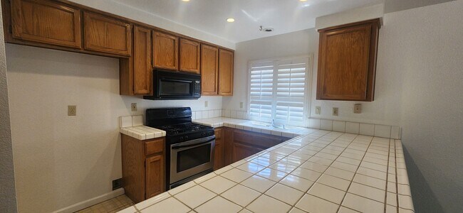 Building Photo - 6415 Canyon Creek Way
